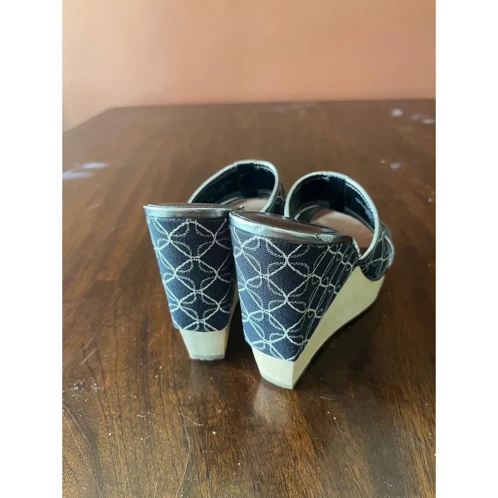 Nine West NWJUGI Wedge Sandals Silver Black Geometric Embroidered Slide Heels 7M
